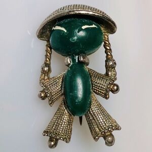 BAKELITE Asian Girl Brooch Pin Braided Hair Hat Green Gold Old Closure RARE